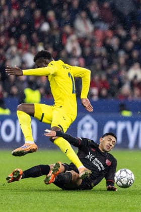 UEFA Champions League Bayer 04 Leverkusen Villarreal FC 28 01 2026 Ezequiel Fernández Bayer 04 Leverkusen, 6 , Tani Oluwaseyi Villarreal FC, 21 UEFA Champions League Bayer 04 Leverkusen Villarreal FC BayArena, Leverkusen 28 01 2026 Copyright: xBEAUTIFULxSPORTS Buriakovx