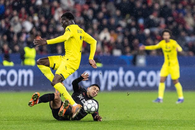 UEFA Champions League Bayer 04 Leverkusen Villarreal FC 28 01 2026 Ezequiel Fernández Bayer 04 Leverkusen, 6 , Tani Oluwaseyi Villarreal FC, 21 UEFA Champions League Bayer 04 Leverkusen Villarreal FC BayArena, Leverkusen 28 01 2026 Copyright: xBEAUTIFULxSPORTS Buriakovx