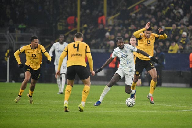 Jobe Bellingham Borussia Dortmund , Marcus Thuram Inter Milan , Nico Schlotterbeck Borussia Dortmund , Felix Nmecha Borussia Dortmund , v re 28 01 2026, Football, UEFA Champions League 2025 2026, Matchday 8, Borussia Dortmund Inter Milan UEFA regulations prohibit any use of photographs as image sequences and or quasi video Dortmund Signal Iduna Park Nordrhein Westfalen Germany Team2