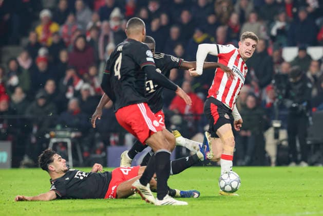 Aleksandar Pavlovic FC Bayern München , Jonathan Tah FC Bayern Muenchen , Dayot Upamecano FC Bayern Muenchen and Guus Til PSV Eindhoven battle for the ball, UEFA Champions League 2025 26 League Phase MD8, PSV Eindhoven v FC Bayern München, PSV Stadion on January 28, 2026 in Eindhoven, Netherlands Photo by Marco Steinbrenner DeFodi Images Aleksandar Pavlovic FC Bayern München , Jonathan Tah FC Bayern Muenchen , Dayot Upamecano FC Bayern Muenchen and Guus Til PSV Eindhoven battle for the ball, UEFA Champions League 2025 26 League Phase MD8, PSV Eindhoven v FC Bayern München, PSV Stadion, January 28, 2026 in Eindhoven, Netherlands Photo by Marco Steinbrenner DeFodi Images