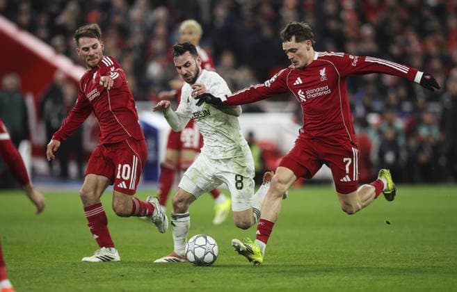 Liverpool v Qarabag, UEFA Champions League, League Phase 28.01.26 Liverpool v Qarabag, UEFA Champions League, League Phase Bradley Ormesher The Times Marko Jankovi¿ Of Qarabag, Alexis Mac Allister of Liverpool and Florian Wirtz of Liverpool  Copyright: xBradleyxOrmesherx NINTCHDBPICT001054824634