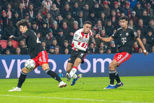 Sergino Dest PSV Eindhoven, 08 comes between Hiroki Ito FC Bayern Muenchen, 21 and Aleksandar Pavlovic FC Bayern Muenchen, 45 to finish PSV Eindhoven vs FC Bayern Muenchen, Football, UEFA Champions League, Matchday 08, 2025 2026 Season, 28 01 2026 PSV Eindhoven vs FC Bayern Muenchen, Football, UEFA Champions League, Matchday 08, 2025 2026 Season, 28 01 2026 Eindhoven Copyright: xEibner-Pressefoto ThomasxHaeslerx EP_THR