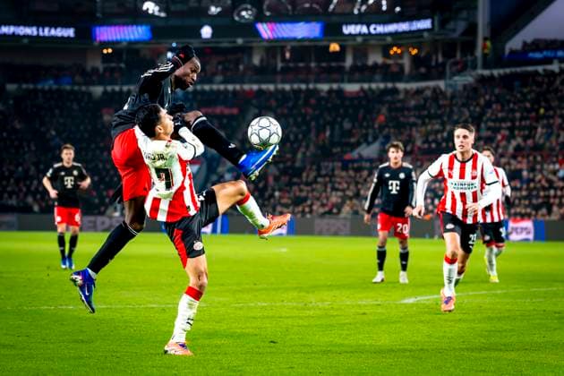 SC Bayern Munchen forwarder Nicolas Jackson, PSV Eindhoven defender Mauro Jï¿½nior during the match PSV Eindhoven vs FC Bayern Munchen at the Philips stadium for the Champions League phase Matchday 8 season 2025 2026 in EINDHOVEN, Netherlands on 28 01 2026, Photo by Marcel van Dorst EYE4IMAGES