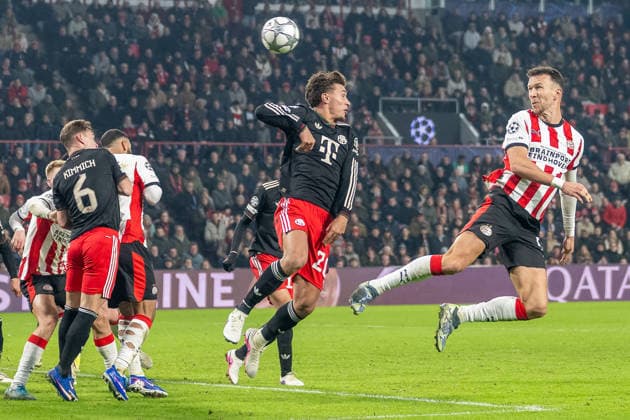 Tom Bischof FC Bayern Muenchen, 20 cannot prevent Ivan Perisic PSV Eindhoven, 05 header PSV Eindhoven vs FC Bayern Muenchen, Football, UEFA Champions League, Matchday 08, Season 2025 2026, 28 01 2026 PSV Eindhoven vs FC Bayern Muenchen, Football, UEFA Champions League, Matchday 08, Season 2025 2026, 28 01 2026 Eindhoven Copyright: xEibner-Pressefoto ThomasxHaeslerx EP_THR