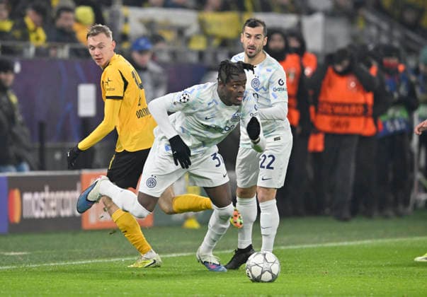v l Maximilian Beier Borussia Dortmund , Yann Aurel Bisseck Inter Milan , Henrikh Mkhitaryan Inter Milan , Action, duel, Football Champions League, Borussia Dortmund Inter Milan, Matchday 8, on 28 01 2026 in Dortmund Germany UEFA regulations prohibit any use of photographs as image sequences and or quasi video Â