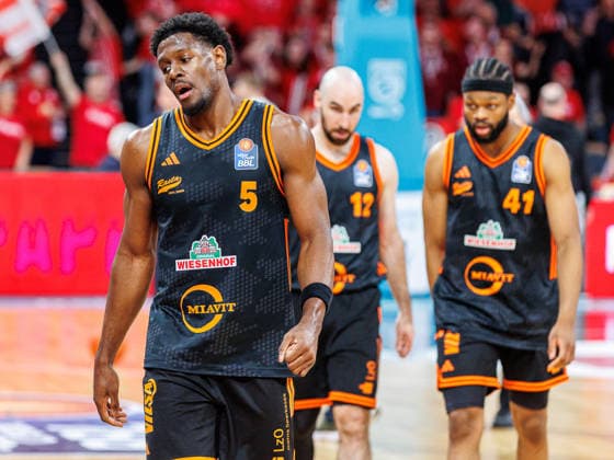TJ Bamba Rasta Vechta, 05 , single image, single photo, portrait, portrait, disappointed, disappointment, negative emotions, negative emotion, end of game, BMA365 Bamberg Baskets vs Rasta Vechta, Basketball, easyCredit BBL, 2 Matchday, 28 01 2026 BMA365 Bamberg Baskets vs Rasta Vechta, Basketball, easyCredit BBL, 2 Matchday, 28 01 2026 Bamberg Copyright: xEibner-Pressefoto G.xSantemizx EP_EER
