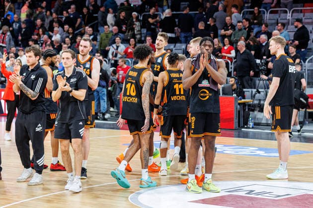 Team, squad, disappointed, disappointment, negative emotions, negative emotion, end of game, BMA365 Bamberg Baskets vs Rasta Vechta, Basketball, easyCredit BBL, Matchday 2, 28 01 2026 BMA365 Bamberg Baskets vs Rasta Vechta, Basketball, easyCredit BBL, Matchday 2, 28 01 2026 Bamberg Copyright: xEibner-Pressefoto G.xSantemizx EP_EER