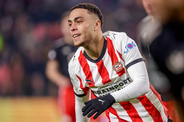 2026-01-28 PSV Eindhoven v FC Bayern Munich - UEFA Champions League 2025 26 League Phase MD8 EINDHOVEN, NETHERLANDS - JANUARY 28: Sergino Dest of PSV Eindhoven runs with the ball during the UEFA Champions League 2025 26 League Phase MD8 match between PSV Eindhoven and FC Bayern Munich at Philips Stadion on January 28, 2026 in Eindhoven, Netherlands. Eindhoven Philips Stadion Netherlands Content not available for redistribution in The Netherlands directly or indirectly through any third parties. Copyright: xBroerxvanxdenxBoomx
