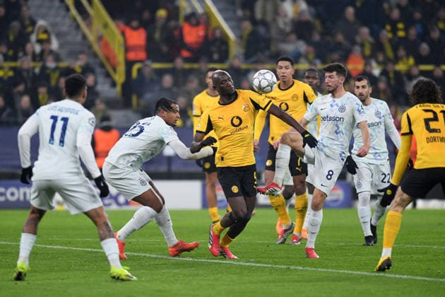 Manuel Akanji FC Internazionale , Serhou Guirassy Borussia Dortmund and Petar Sucic FC Internazionale in a duel during the UEFA Champions League 2025 26, Matchday 8 League Phase MD8 match between Borussia Dortmund and Inter Milan, BVB Stadion on January 28, 2026 in Dortmund, Germany Photo by Ralf Treese DeFodi Images Manuel Akanji FC Internazionale , Serhou Guirassy Borussia Dortmund and Petar Sucic FC Internazionale battle for the ball during the UEFA Champions League 2025 26 League Phase MD8 match between Borussia Dortmund and FC Internazionale Milano at BVB Stadion Dortmund on January 28, 2026 in Dortmund, Germany Photo by Ralf Treese DeFodi Images