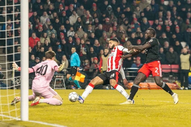 Goalkeeper Jonas Urbig FC Bayern Munich , Ismael Saibari PSV Eindhoven and Dayot Upamecano FC Bayern Munich battle for the ball during the UEFA Champions League 2025 26 League Phase MD8 match between PSV Eindhoven and FC Bayern Munich at PSV Stadion on January 28, 2026 in Eindhoven, Netherlands