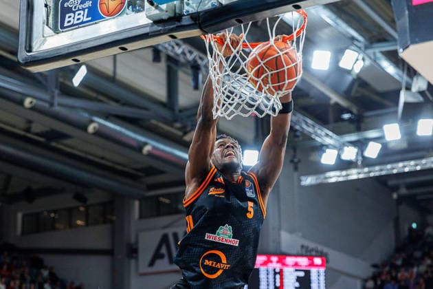 TJ Bamba Rasta Vechta, 05 , single picture, single photo, portrait, portraet, dunking, BMA365 Bamberg Baskets vs Rasta Vechta, Basketball, easyCredit BBL, 2 Matchday, 28 01 2026 BMA365 Bamberg Baskets vs Rasta Vechta, Basketball, easyCredit BBL, 2 Matchday, 28 01 2026 Bamberg Copyright: xEibner-Pressefoto G.xSantemizx EP_EER
