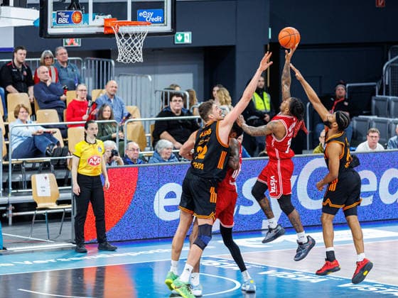 Tibor Pleiss Rasta Vechta, 22 , Ejiofor Onu BMA365 Bamberg Baskets, 35 , Cobe Williams BMA365 Bamberg Baskets, 24 , BMA365 Bamberg Baskets vs Rasta Vechta, Basketball, easyCredit BBL, Matchday 2, 28 01 2026 BMA365 Bamberg Baskets vs Rasta Vechta, Basketball, easyCredit BBL, Matchday 2, 28 01 2026 Bamberg Copyright: xEibner-Pressefoto G.xSantemizx EP_EER