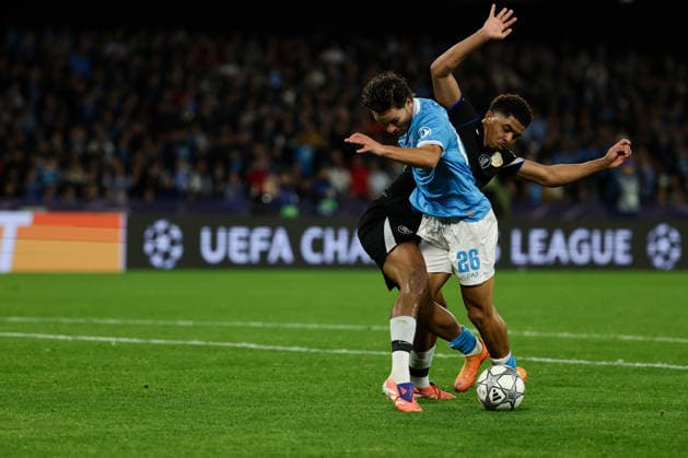 Napoli™s Antonio Vergara, Chelsea s Wesley Fofana during the UEFA Champions League football match between Napoli vs Chelsea - Champions League 2025 2026 - Diego Armando Maradona stadium January 28, 2026 Naples, Italy soccer  Copyright: xAlessandroxGarofalo LaPressex