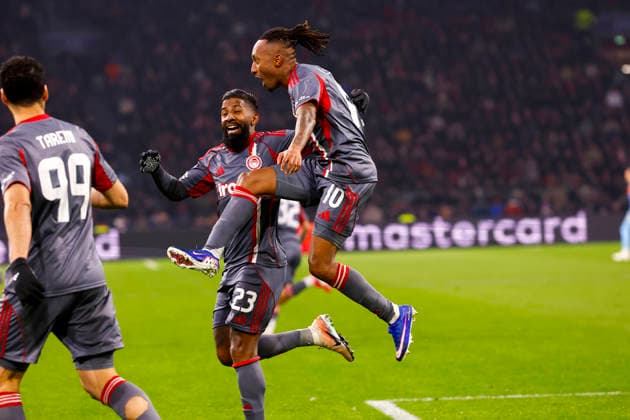 2026-01-28 AFC Ajax v Olympiacos FC - UEFA Champions League AMSTERDAM, NETHERLANDS - JANUARY 28: Gelson Martins of Olympiacos FC celebrating his teams 1st goal with Rodinei of Olympiacos FC during the UEFA Champions League match between AFC Ajax and Olympiacos FC at Johan Cruijff ArenA on January 28, 2026 in Amsterdam, Netherlands. Amsterdam Johan Cruijff ArenA Netherlands Content not available for redistribution in The Netherlands directly or indirectly through any third parties. Copyright: xBenxGalx