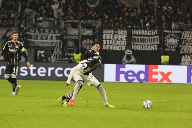 28 01 2026 xmgoodx Frankfurt am Main, Deutsche Bank Park UEFA Champions League Eintracht Frankfurt Tottenham Hotspur Ansgar Knauff 7, Eintracht Frankfurt vs Djed SPENCE Tottenham