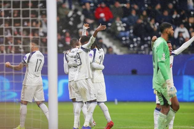 Frankfurt Main, Hesse, Germany, 28 01 2026 Waldstadion Deutsche Bank Park UEFA Champions League 2025 26 Eintracht Frankfurt Tottenham Hotspur Goal celebration after the 1 0 for Tottenham by Randal Kolo Muani in the 47 minute in front of the goal by Kaua Santos 40, Eintracht Frankfurt Copyright: xdtsxNachrichtenagenturx dts_104022