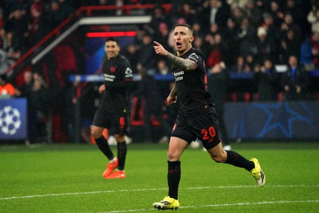 Football, UEFA Champions League 2025 2026, Bayer 04 Leverkusen vs FC Villareal 28 01 2026 Bayarena Leverkusen, alejandro grimaldo Bayer 04 Leverkusen , cheers action, single image,