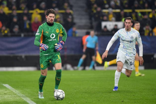 goalkeeper Gregor Kobel Borussia Dortmund in action, on the ball, single action during the UEFA Champions League 2025 26, Matchday 8 League Phase MD8 match between Borussia Dortmund and Inter Milan, BVB Stadion on January 28, 2026 in Dortmund, Germany Photo by Ralf Treese DeFodi Images goalkeeper Gregor Kobel Borussia Dortmund controls the ball during the UEFA Champions League 2025 26 League Phase MD8 match between Borussia Dortmund and FC Internazionale Milano at BVB Stadion Dortmund on January 28, 2026 in Dortmund, Germany Photo by Ralf Treese DeFodi Images