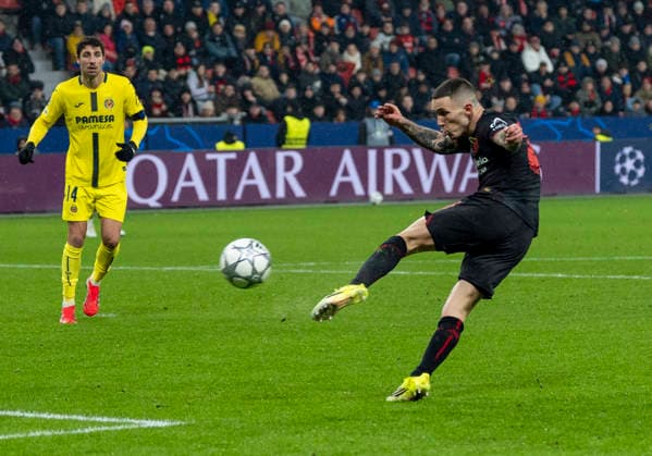 Alejandro GRIMALDO Bayer 04 Leverkusen, 20 with a shot on goal Goal Bayer 04 Leverkusen FC Villareal, Leverkusen, BayArena, 28 01 2026, GER, Men, UEFA Champions League, Season 2025 2026 UEFA regulations prohibit any use of photographs as image sequences and or quasi video Copyright: HMBxMedia xMarcoxBader