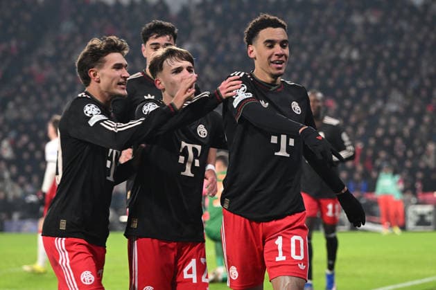 28 01 2026, xjrdrx, Football UEFA Champions League, PSV Eindhoven FC Bayern Muenchen v l Torjubel nach dem Tor zum celebrating the goal celebrate 0 1 durch Jamal Musiala FC Bayern Muenchen DFL DFB REGULATIONS PROHIBIT ANY USE OF PHOTOGRAPHS as IMAGE SEQUENCES and or QUASI VIDEO Eindhoven