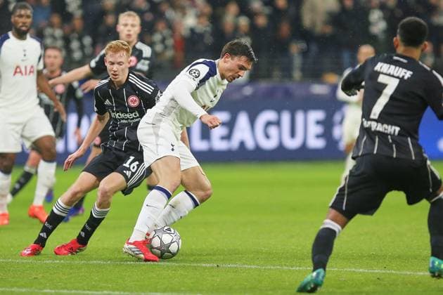 Frankfurt Main, Hesse, Germany, 28 01 2026 Waldstadion Deutsche Bank Park UEFA Champions League 2025 26 Eintracht Frankfurt Tottenham Hotspur Hugo Larsson 16, Eintracht Frankfurt and Joao Palhinha 6, Tottenham in direct duel, Ansgar Knauff 7, Eintracht Frankfurt wants to participate Copyright: xdtsxNachrichtenagenturx dts_104001