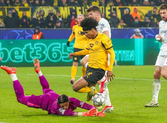 Football UEFA Champions League 2025 26, Matchday 8 League phase Borussia Dortmund vs Inter Milan Signal Iduna Park Stadion Dortmund Karim Adeyemi Borussia Dortmund, 27 Yann Sommer Inter Milan, 1 Dortmund Copyright: xAymanxAlahmedx