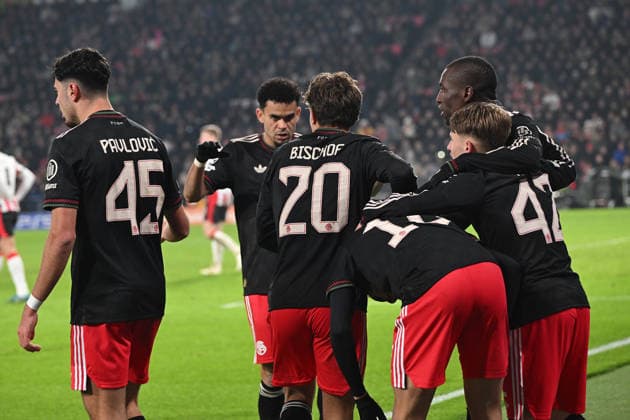 28 01 2026, xjrdrx, Football UEFA Champions League, PSV Eindhoven FC Bayern Muenchen v l Torjubel nach dem Tor zum celebrating the goal celebrate 0 1 durch Jamal Musiala FC Bayern Muenchen DFL DFB REGULATIONS PROHIBIT ANY USE OF PHOTOGRAPHS as IMAGE SEQUENCES and or QUASI VIDEO Eindhoven