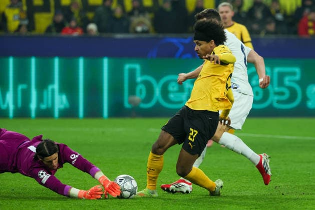 UEFA Champions League Borussia Dortmund Inter Milan on 28 01 2026 at Signal Iduna Park in Dortmund Karim Adeyemi Dortmund 27 with the chance against goalkeeper Yann Sommer Inter 1 MH