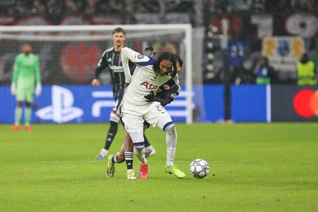 Frankfurt Main, Hesse, Germany, 28 01 2026 Waldstadion Deutsche Bank Park UEFA Champions League 2025 26 Eintracht Frankfurt Tottenham Hotspur Djed Spence 24, Tottenham and Nathaniel Brown 21, Eintracht Frankfurt Copyright: xdtsxNachrichtenagenturx dts_104008