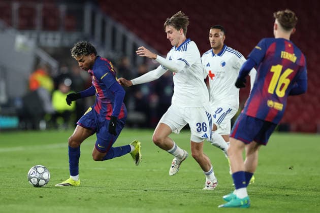 Barcelona v Copenhagen FC - UEFA Champions League BARCELONA, SPAIN - JANUARY 28: Raphinha of Barcelona in action against William Clem of Copenhagen during the UEFA Champions League phase Matchday 8 match between Barcelona and Copenhagen at Camp Nou Stadium in Barcelona, Spain on January 28, 2026. Adria Puig Anadolu Barcelona Spain. Editorial use only. Please get in touch for any other usage.  Copyright: x2026xAnadoluxAdriaxPuigx