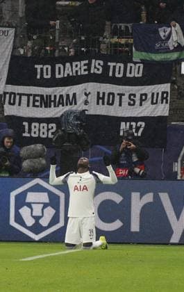 28 01 2026 xmgoodx Frankfurt am Main, Deutsche Bank Park UEFA Champions League Eintracht Frankfurt Tottenham Hotspur by Randal Kolo Muani Tottenham Hotspur, 39 Goal celebration after his goal for 0 1