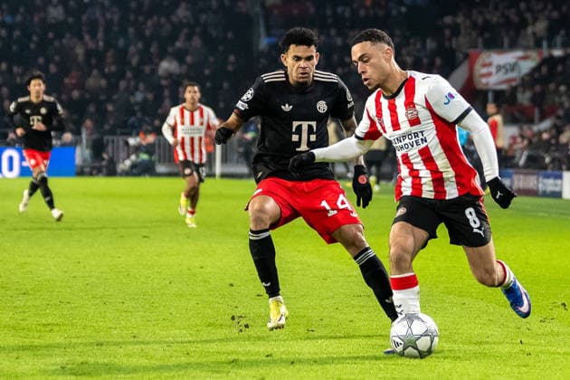 duel between Luis Diaz FC Bayern Muenchen, 14 and Sergino Dest PSV Eindhoven, 08 PSV Eindhoven vs FC Bayern Muenchen, Football, UEFA Champions League, Matchday 08, Season 2025 2026, 28 01 2026 PSV Eindhoven vs FC Bayern Muenchen, Football, UEFA Champions League, Matchday 08, Season 2025 2026, 28 01 2026 Eindhoven Copyright: xEibner-Pressefoto ThomasxHaeslerx EP_THR