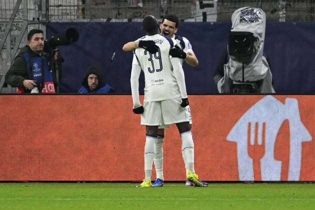 28 01 2026, xsltx, Football UEFA Champions League, Eintracht Frankfurt Tottenham Hotspur v l Torjubel nach dem Tor zum celebrating the goal celebrate 0 2 durch Dominic Solanke Tottenham Hotspur DFL DFB REGULATIONS PROHIBIT ANY USE OF PHOTOGRAPHS as IMAGE SEQUENCES and or QUASI VIDEO