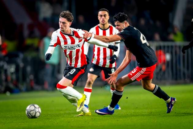 PSV Eindhoven midfielder Paul Wanner, SC Bayern Munchen midfielder Aleksander Pavlovic during the match PSV Eindhoven vs FC Bayern Munchen at the Philips stadium for the Champions League phase Matchday 8 season 2025 2026 in EINDHOVEN, Netherlands on 28 01 2026, Photo by Marcel van Dorst EYE4IMAGES