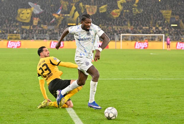 v l Emre Can Borussia Dortmund Marcus Thuram Inter Milan , Action, duel, Football Champions League, Borussia Dortmund Inter Milan, Matchday 8, on 28 01 2026 in Dortmund Germany UEFA regulations prohibit any use of photographs as image sequences and or quasi video Â