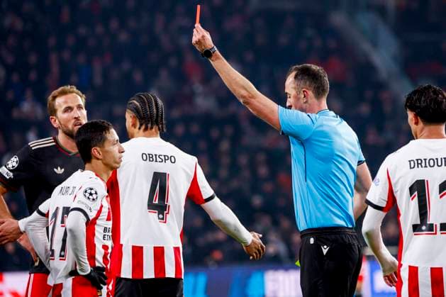 referee Joao Pinheiro shows a red card to Mauro Junior of PSV Eindhoven PSV Eindhoven v FC Bayern Munchen, UEFA Champions League 2025 26 League Phase MD8, PSV Eindhoven v FC Bayern Munchen, PSV Stadion, January 28, 2026, Eindhoven, Netherlands.