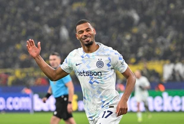 Cheering Andy Diouf Inter Milan after his goal to 0 2, Football Champions League, Borussia Dortmund Inter Milan, Matchday 8, on 28 01 2026 in Dortmund Germany UEFA regulations prohibit any use of photographs as image sequences and or quasi video Â