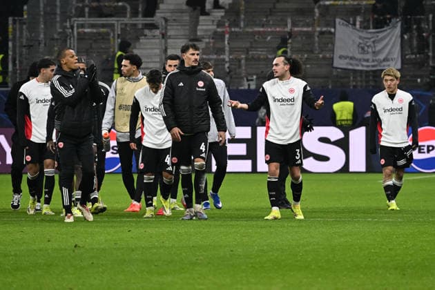 28 01 2026, xsltx, Football UEFA Champions League, Eintracht Frankfurt Tottenham Hotspur v l Robin Koch Eintracht Frankfurt Arthur Theate Eintracht Frankfurt Disappointed, sad, frustrated DFL DFB REGULATIONS PROHIBIT ANY USE OF PHOTOGRAPHS as IMAGE SEQUENCES and or QUASI VIDEO