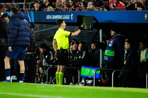 Football-Spain-Champions League FC Barcelona, Barca v FC Copenhague in Barcelona, Spain. Barcelona, Spain, 28, January, 2026. Renoir Bastien checking the VAR during Champions League match between FC Barcelona and FC Copenhague in Spotify Camp Nou Stadium, Barcelona, Spain, on January 28, 2026. Barcelona Spotify Camp Nou Stadium Barcelona Spain