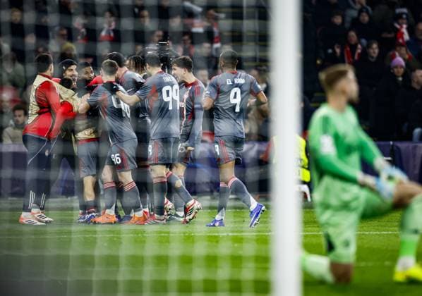 AMSTERDAM Olympiacos players celebrate Gelson Martins s goal during the UEFA Champions League match between AFC Ajax and Olympiacos Piraeus at the Johan Cruijff ArenA on January 28, 2026, in Amsterdam, Netherlands. KOEN VAN WEEL ANP UEFA Champions League 2025-2026 xVIxANPxSportx xxANPxIVx 548925773 originalFilename: 548925773.jpg