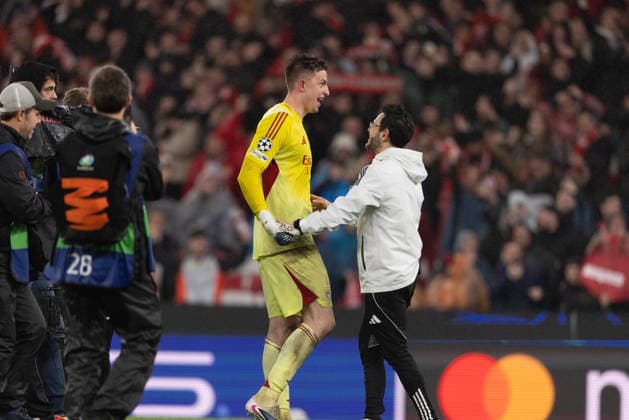 Players of Benfica and Anatoliy Trubin seen celebrating after last minute goal during Champions League phase game between SL Benfica and Real Madrid CF (Maciej Rogowski Ball Raw Images) Lisbon Estadio da Luz Portugal Copyright: xMaciejxRogowskix maciejrogowski_benfica_realmadrid_2526-132