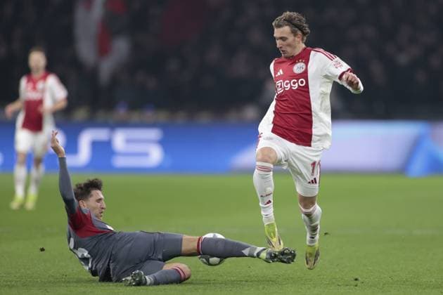 AMSTERDAM , 28-01-2026 , JohanCruijff ArenA , season 2025 2026 , UEFA Champions League football , League phase Matchday 8 , match between Ajax and Olympiacos , picture shows Ajax player Mika Godts Ajax - Olympiacos  x201147924x Copyright:
