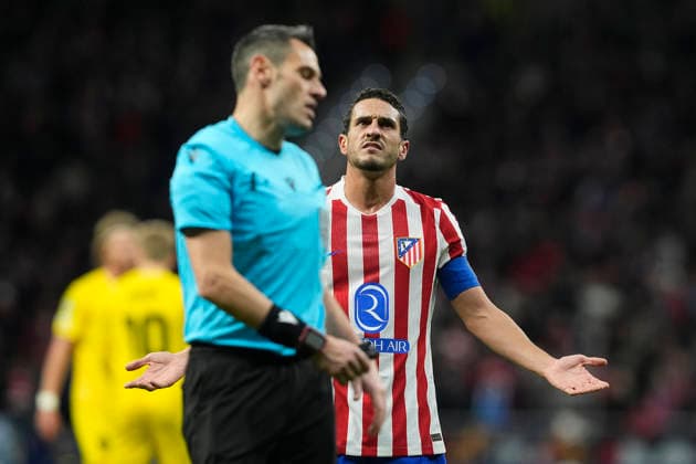 ATLETICO DE MADRID v FK BODO GLIMT. CHAMPIONS LEAGUE 2025 2026. ROUND 8 MATCH. Atletico de Madrid s Koke Resurreccion has words with the referee Maurizio Mariani during Champions League 2025 2026, Round 8 match. January 28 ,2026. (ALTERPHOTOS Acero) MadridSpain  Copyright: xAcerox