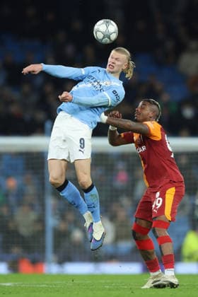 Manchester City v Galatasaray A.S. - UEFA Champions League 2025 26 League Phase MD8 Erling Haaland of Manchester City and Mario Lemina of Galatasaray A.S. challenge during the UEFA Champions League 2025 26 League Phase MD8 match between Manchester City and Galatasaray A.S. at City of Manchester Stadium on January 28, 2026 in Manchester, England. WARNING! This Photograph May Only Be Used For Newspaper And Or Magazine Editorial Purposes. May Not Be Used For Publications Involving 1 player, 1 Club Or 1 Competition Without Written Authorisation From Football DataCo Ltd. For Any Queries, Please Contact Football DataCo Ltd on +44 (0) 207 864 9121 Manchester City of Manchester Stadium England United Kingdom Copyright: xAllstarxPicturexLibraryxLtdx