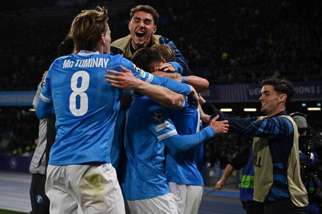 CALCIO - UEFA Champions League - SSC Napoli vs Chelsea FC Rasmus Hojlund of S.S.C. Napoli celebrates after scoring the goal of 2-1 during the UEFA Champions League phase day 8 football match between S.S.C. Napoli and Chelsea F.C. at the Diego Armando Maradona Stadium on January 27, 2026 in Naples, Italy. Naples Italy  Copyright: xIPAxSport ABACAx