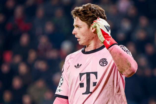 goalkeeper Jonas Urbig of FC Bayern Munchen looks on PSV Eindhoven v FC Bayern Munchen, UEFA Champions League 2025 26 League Phase MD8, PSV Eindhoven v FC Bayern Munchen, PSV Stadion, January 28, 2026, Eindhoven, Netherlands.