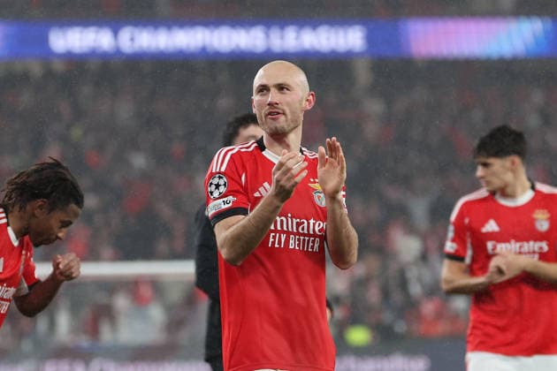 FBL UEFA Champions League 2025 26 SL Benfica Real Madrid Frederik Aursnes S L Benfica applauds the fans after the UEFA Champions League 2025 26 League Phase MD8 match between Sport Lisboa e Benfica and Real Madrid at Estadio da Luz on Wednesday 28 January 2026 in Lisbon, Portugal Copyright: JoaquimxFerreira