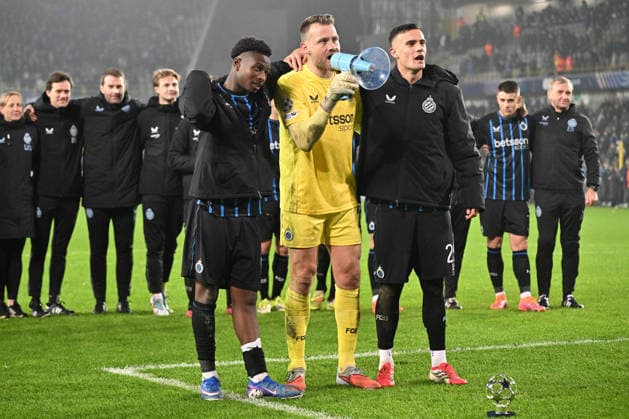 260127 Club Brugge vs Marseille players of Club Brugge with Mamadou Diakhon (67) of Club Brugge, goalkeeper Simon Mignolet (22) of Club Brugge and Aleksandar Stankovic (25) of Club Brugge celebrate after winning during the Uefa Champions League 8th matchday in the League phase game in season 2025 - 2026 between Club Brugge KV and Olympique de Marseille on January 29 , 2026 in Brugge, Belgium. (Photo by David Catry Isosport) Brugge Belgium  Copyright: xDavidxCatryx 20260129DC2_3673
