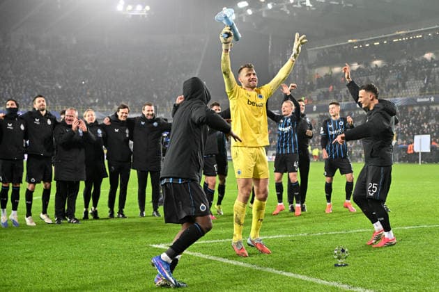 260127 Club Brugge vs Marseille players of Club Brugge with Mamadou Diakhon (67) of Club Brugge, goalkeeper Simon Mignolet (22) of Club Brugge and Aleksandar Stankovic (25) of Club Brugge celebrate after winning during the Uefa Champions League 8th matchday in the League phase game in season 2025 - 2026 between Club Brugge KV and Olympique de Marseille on January 29 , 2026 in Brugge, Belgium. (Photo by David Catry Isosport) Brugge Belgium  Copyright: xDavidxCatryx 20260129DC2_3780