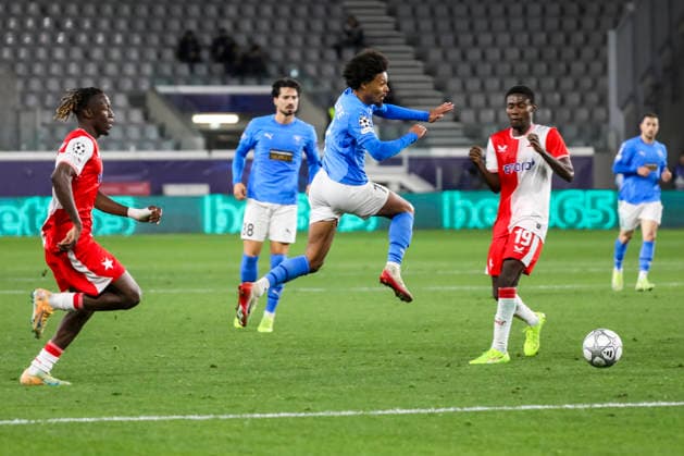 UEFA CL : Pafos vs Slavia Praha BRUNO of Pafos jumps in front of MURPHY DORLEY of Slavia Praha. Pafos plays against Slavia Praha for the League Phase of the UEFA Champions League in Limassol stadium, Limassol, Cyprus, on Jan. 28, 2026. Limassol Cyprus Copyright: xKOSTASxPIKOULASx